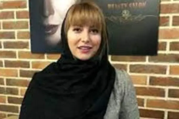 نگاهی به مد زمستانی فریبا نادری؛ کاپشن لاکچری در استایل عروس حشمت فردوس