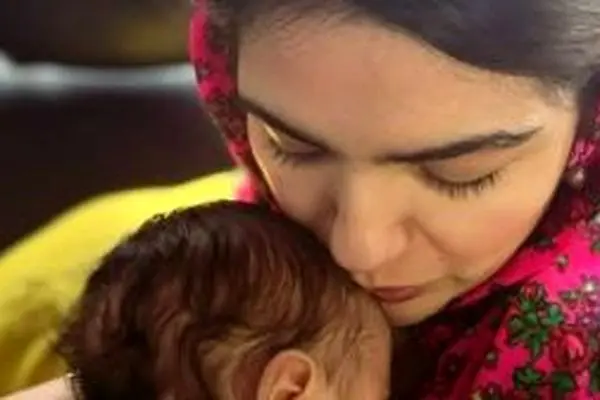 فاش شدن حقیقت زندگی مونا کرمی بعد از مادر شدن؛ همه شوکه شدند! 