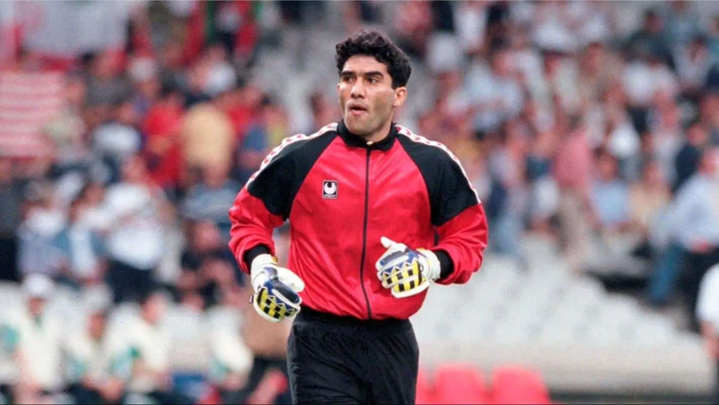 عکس زیرخاکی از احمدرضا عابدزاده و فرزندانش نگار و امیر