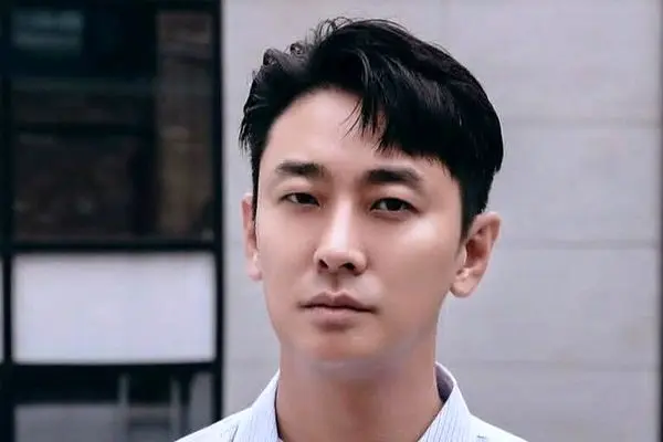 دخترهای کره ای برای این سلبریتی می میرند! / این مرد پیر نمی شود (عکس)