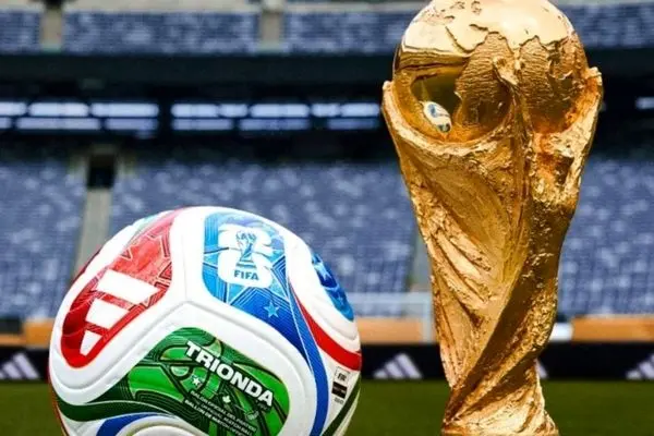 رونالدوی اورجینال روی فرش قرمز جام جهانی (عکس)