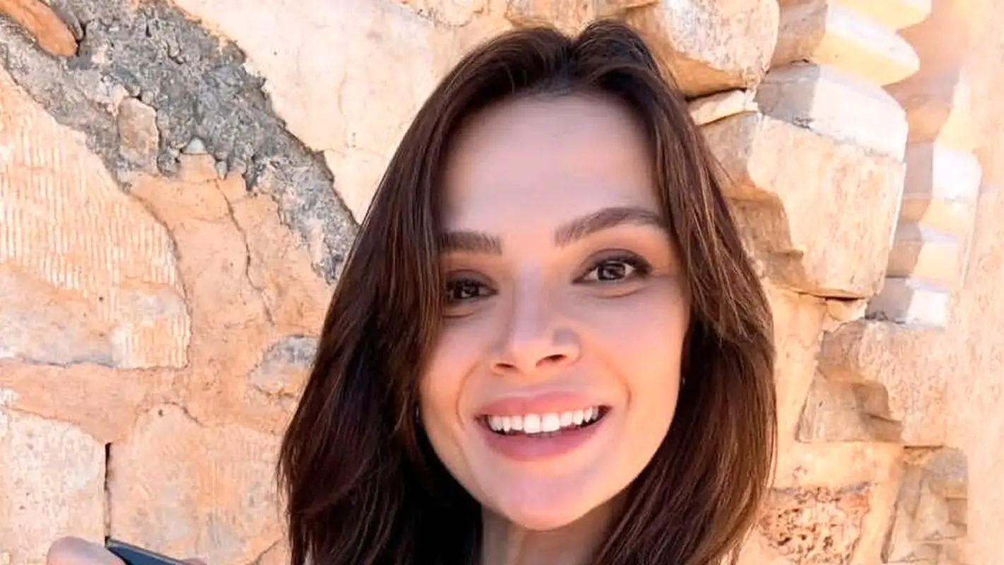 جذابیت استایل‌ آلیا در «شهر دور»؛ ترکیبی از سادگی و شکوه!