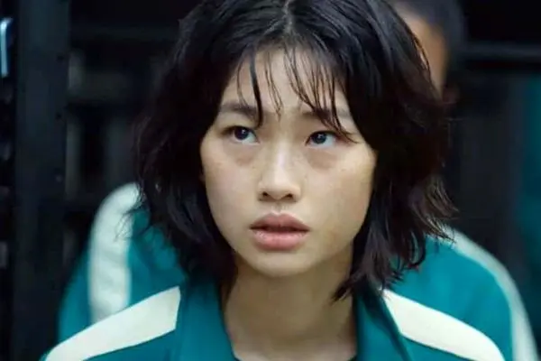 یک استایل خاص از بازیگر سریال اسکوییدگیم +عکس