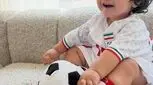 تصاویر بامزه پسر مهدی قایدی با پیراهن تیم ملی