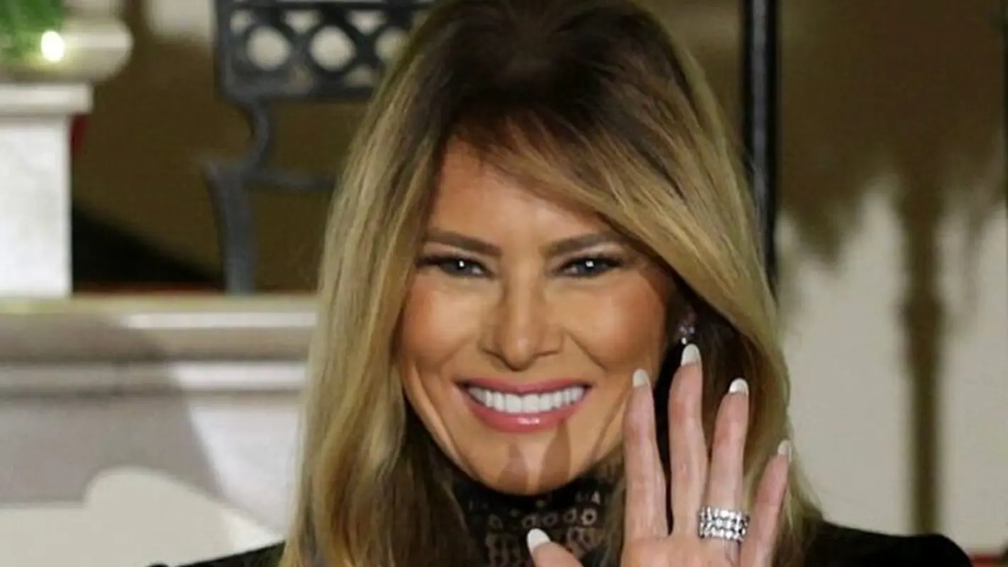 ملانیا ترامپ عاشق این برند و این نوع کت است (عکس)