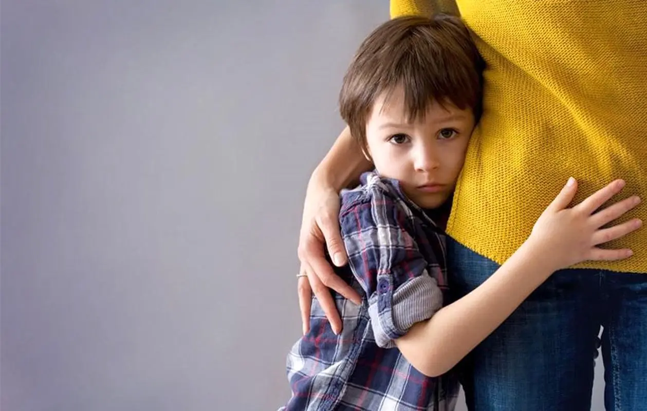 چگونه به کودک در رفع اضطراب «جدایی از والدین» کمک کنیم؟