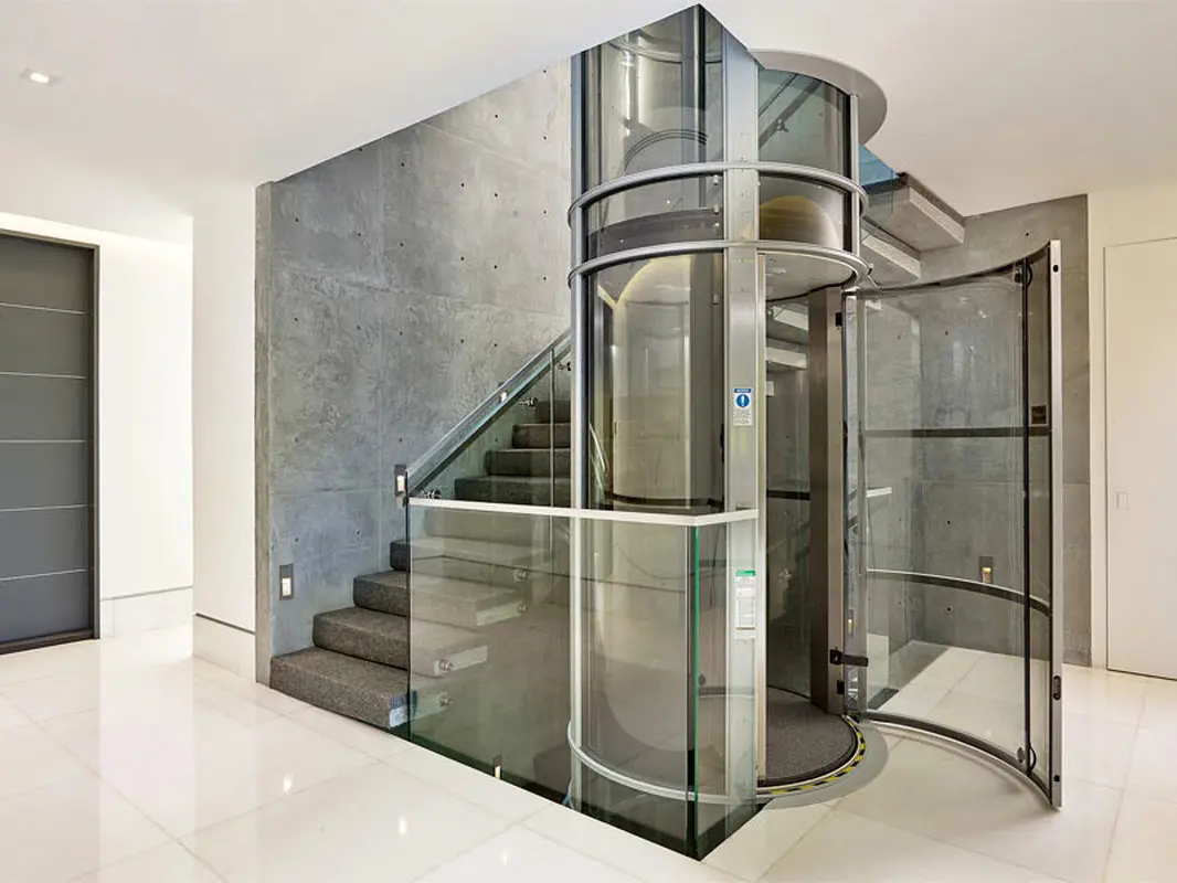 پله یا آسانسور؟ کدام برای سلامتی مفید است؟