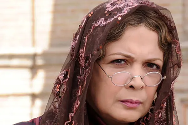 بررسی دیزاین شیک میز عزای هنرمندان ایرانی با تزئین خاص خرما و حلوا + عکس