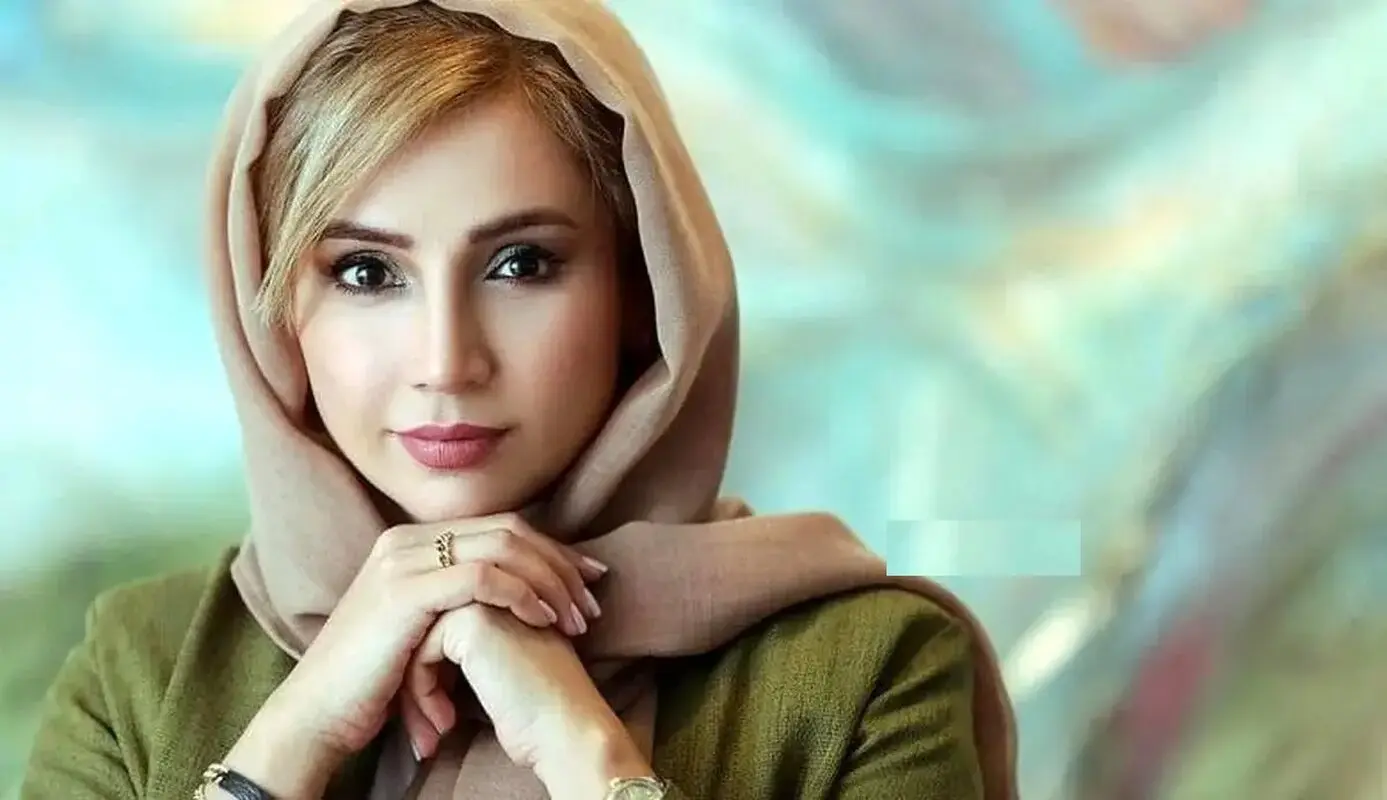 شبنم قلی خانی با استایلی خاص و روسری بته جقه + عکس