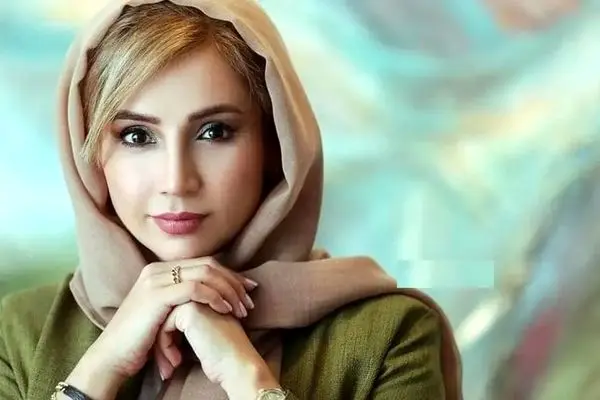 شبنم قلی خانی با استایلی خاص و روسری بته جقه + عکس