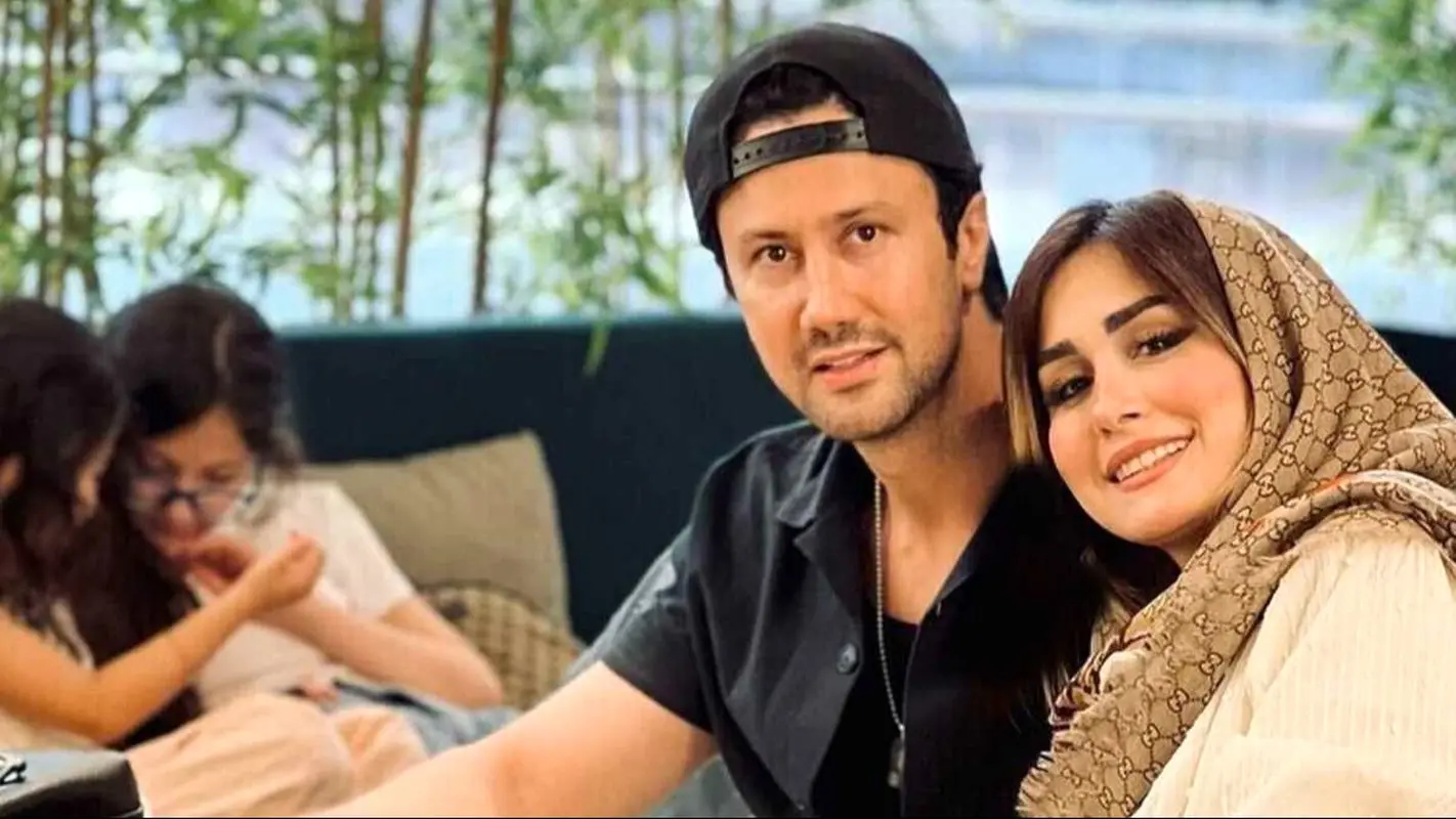 عکس خانوادگی شاهرخ استخری با همسر و دخترانش / چه خانواده خوشگلی !