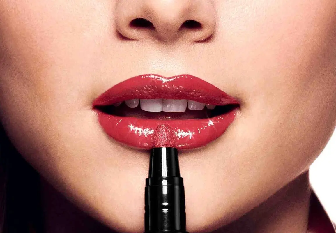 جذاب ترین رژ لب براق برای مهمانی های عید 1403