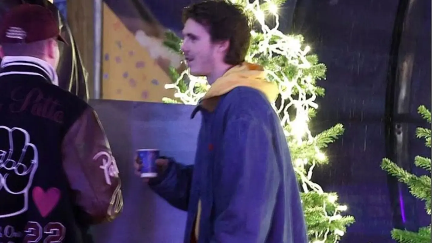 این رابطه جنجالی هنوز ادامه دارد! / دختر از پسر 10 سال بزرگ تر است (عکس)