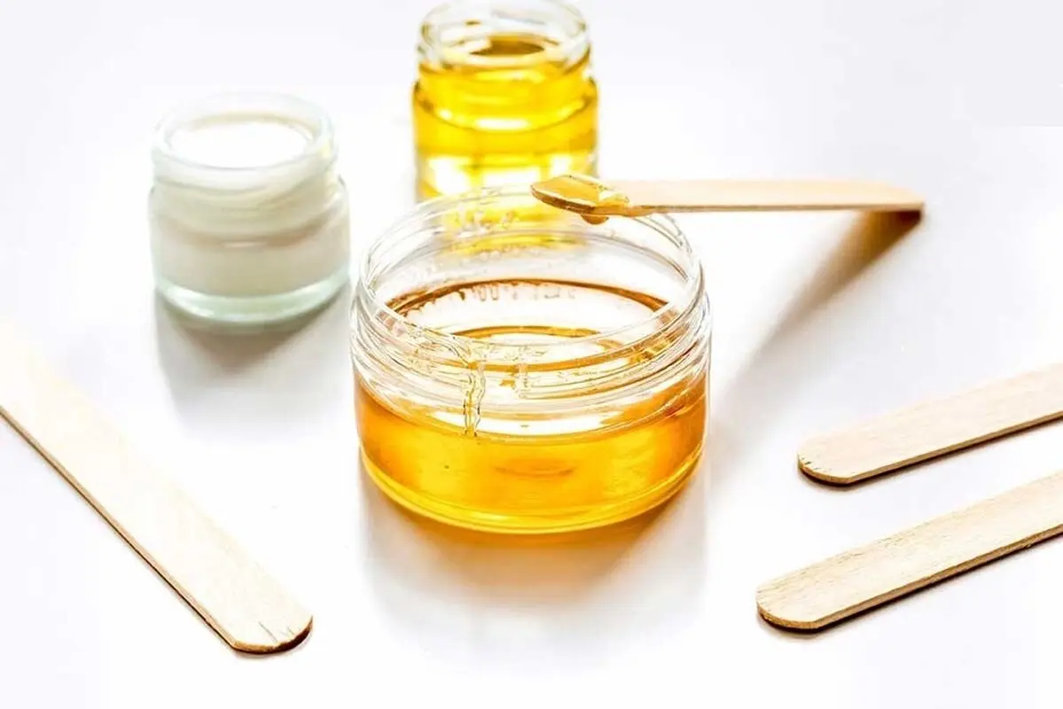 طرز تهیه موم اپیلاسیون با عسل در خانه چگونه است؟