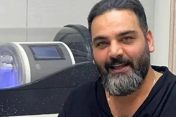رقیب تازه‌ جذاب احسان علیخانی معرفی شد / برادر خوشتیپ و قدبلندش + عکس