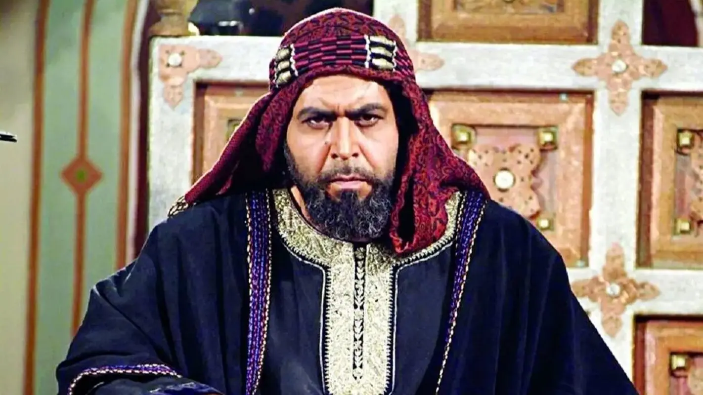 آیا این فرهاد اصلانی است؟ عکس زیرخاکی با کت دهه شصتی!