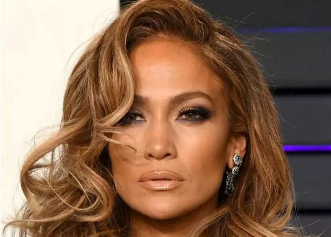 2 استایل خفن از جنیفر لوپز 55 ساله (عکس)