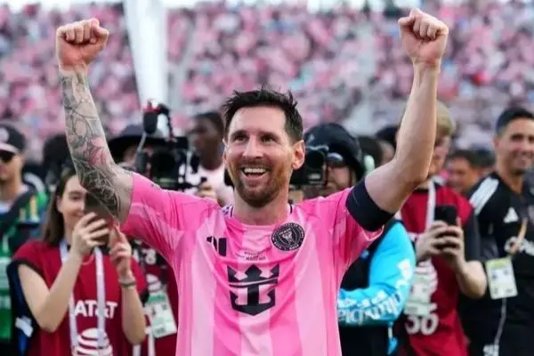 قیمت شگفت انگیز ساعت لیونل مسی را باور نمی کنید؛ یک میلیون دلار ناقابل! (عکس)