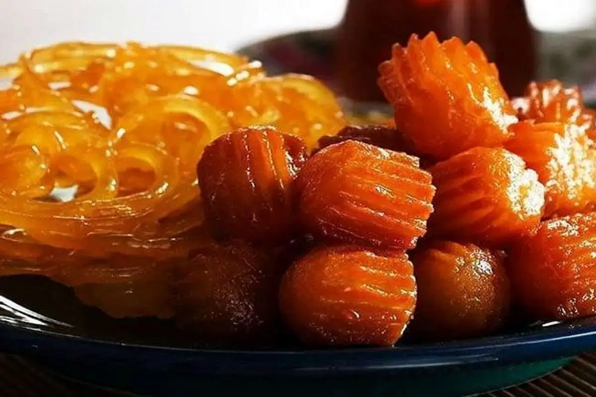 طرز تهیه زولبیا بامیه خانگی؛ دستور بازاری با شربت شفاف و تردی ماندگار
