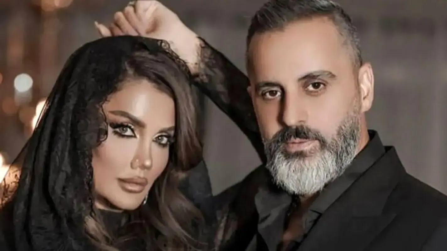 نگاهی به طراحی داخلی شیک خانه علیرام نورایی: مبلمانی خاص و آباژور طلایی لاکچری