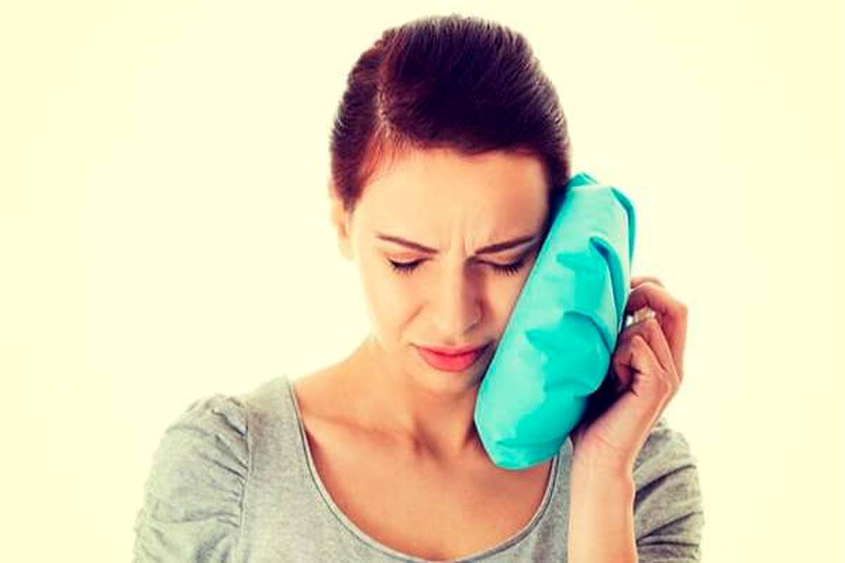 یک حرکت ساده برای بازکردن گرفتگی گوش‌ها 