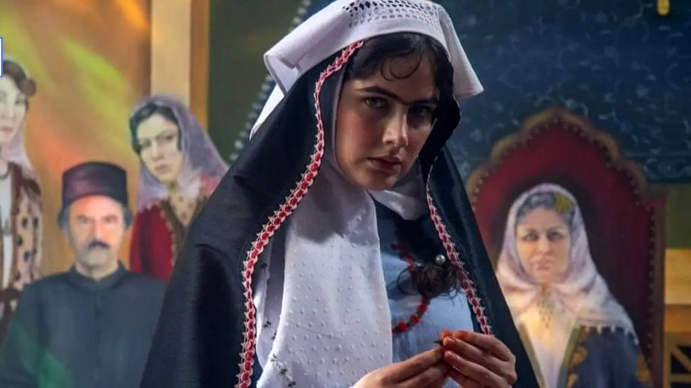 زندگی خصوصی فرزانه فرنام؛ خواهر جذاب محبوبه «بامداد خمار» با چشم‌های رنگی