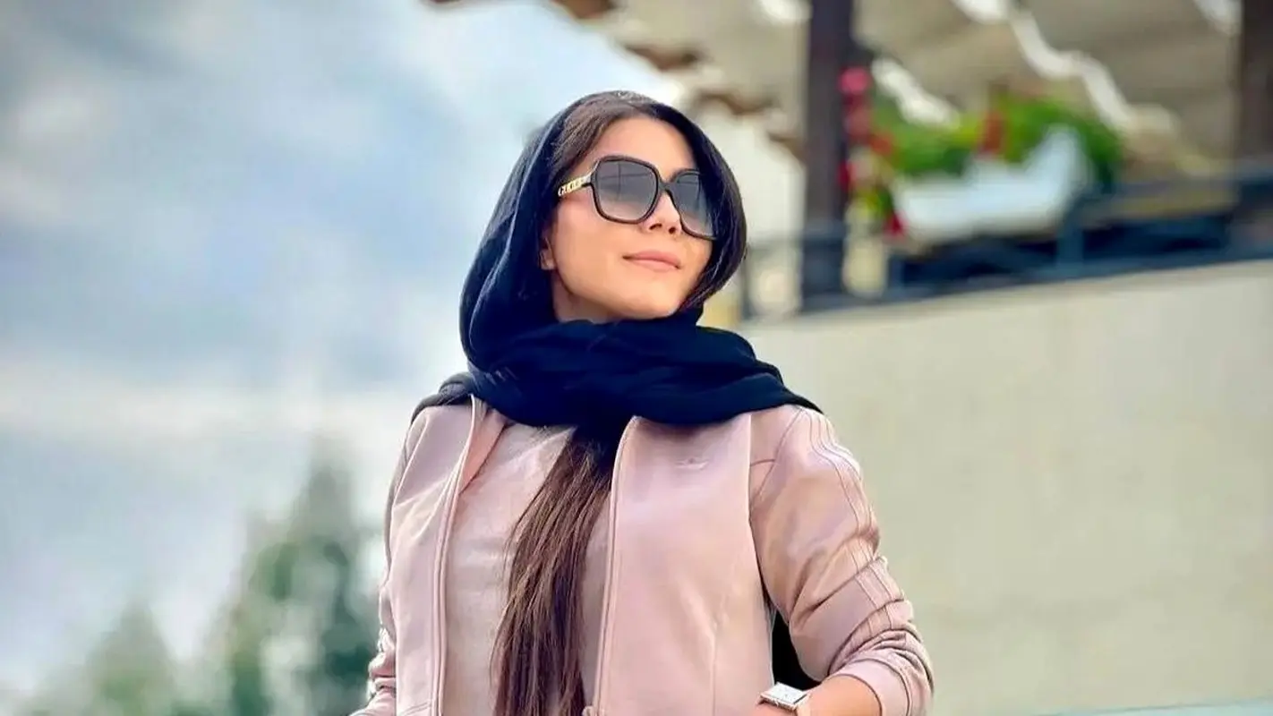 وایرال شدن استایل میلیاردی و سراسر برند آزاده زارعی در سفرهای خارجی‌اش!