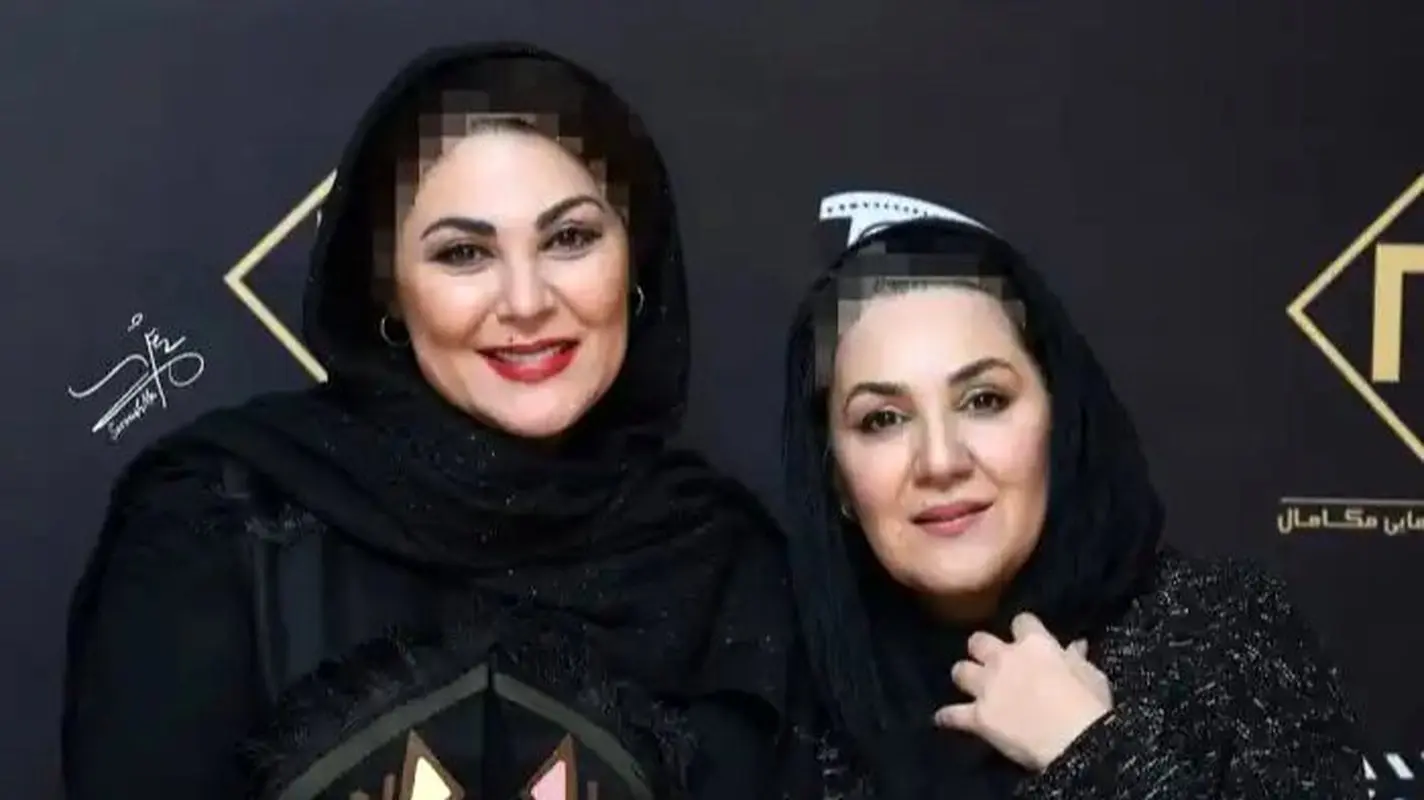 قابی ماندگار از ستاره و لاله خواهران هنرمند در آغوش مادر پیرشان 