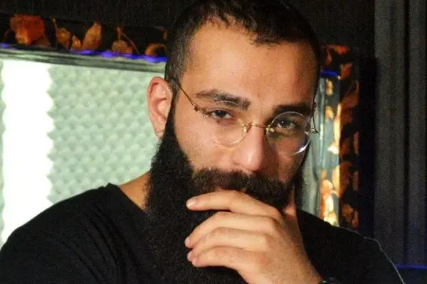 نقش متفاوت حمید صفت در سریال بامداد خمار؛ عکس اصلان خواستگار محبوبه