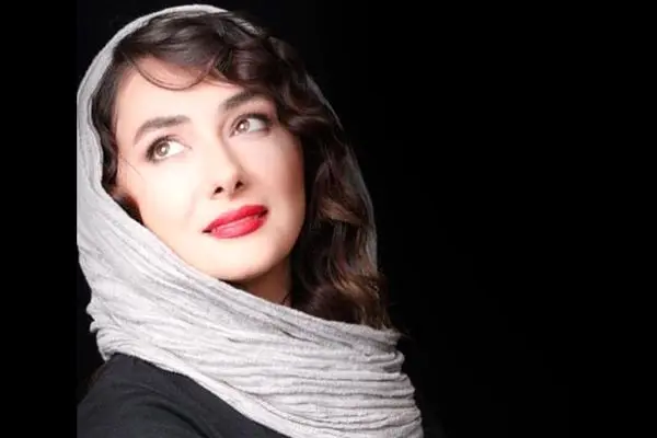 ژست متفاوت هانیه توسلی با استایل مینیمال در سریال کنکل