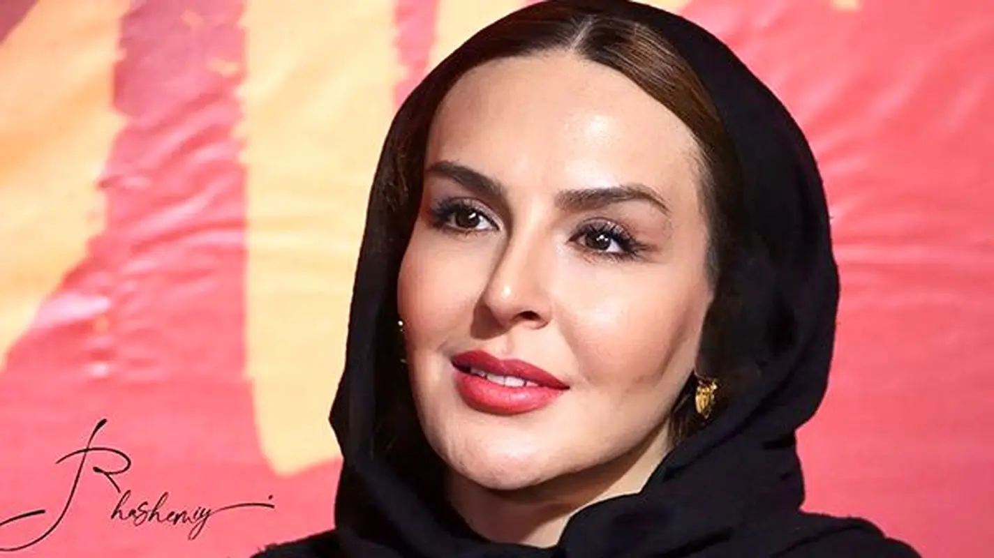 2 عکس هوش پران از 2 استایل آزیتا ترکاشوند / چادر باور کنیم یا کشف حجاب کنار مهران مدیری ؟!