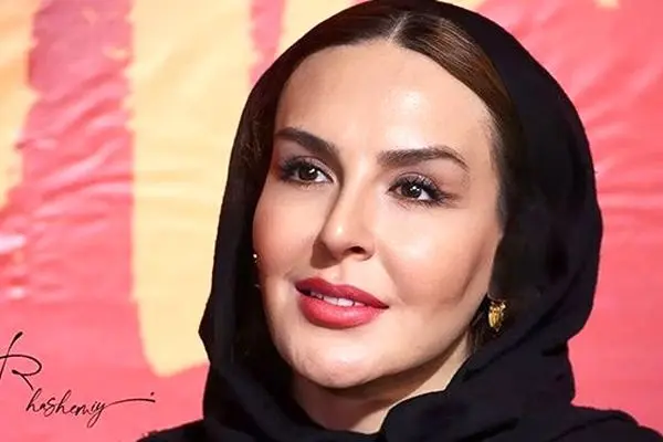 2 عکس هوش پران از 2 استایل آزیتا ترکاشوند / چادر باور کنیم یا کشف حجاب کنار مهران مدیری ؟!