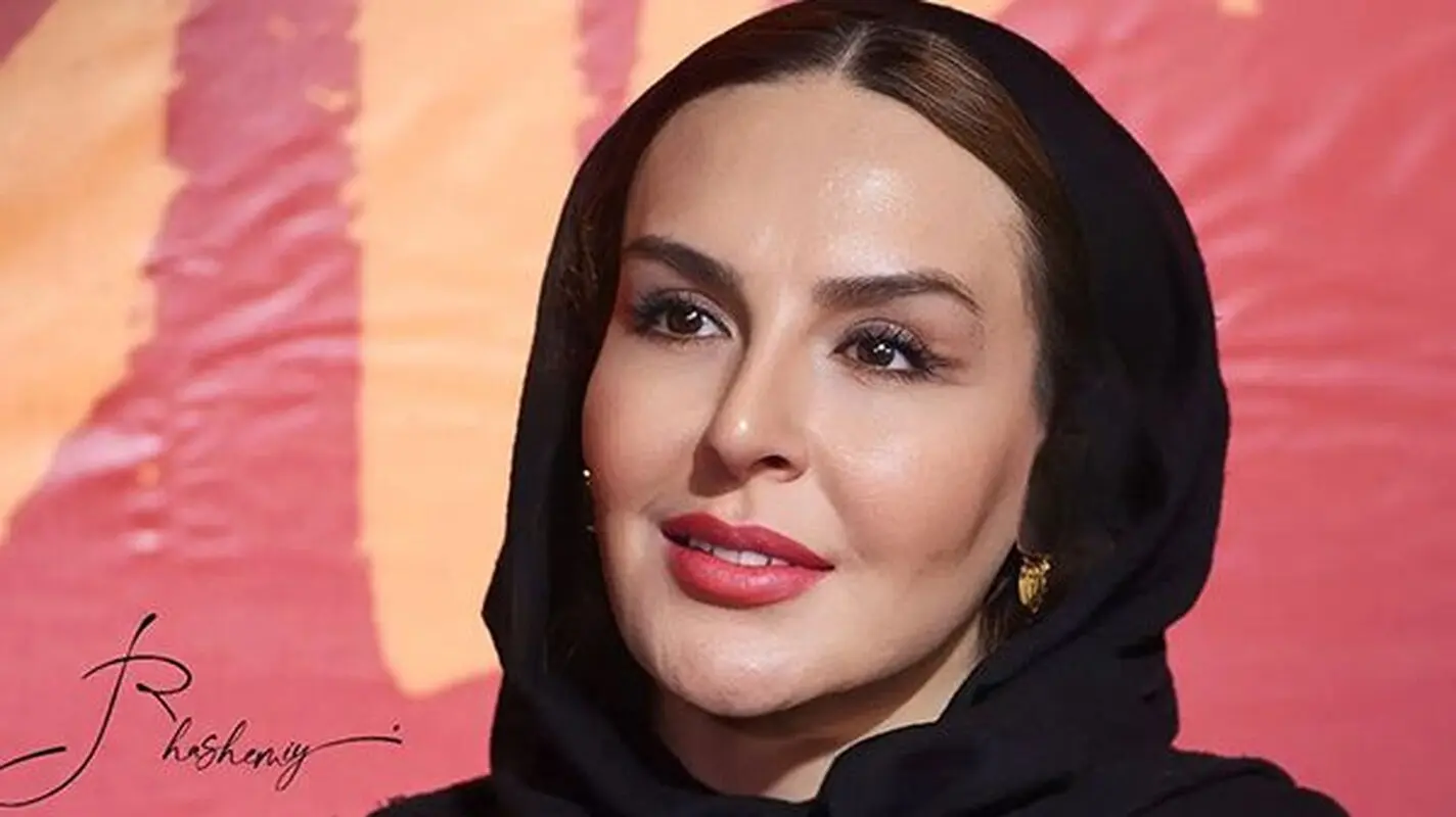 2 عکس هوش پران از 2 استایل آزیتا ترکاشوند / چادر باور کنیم یا کشف حجاب کنار مهران مدیری ؟!