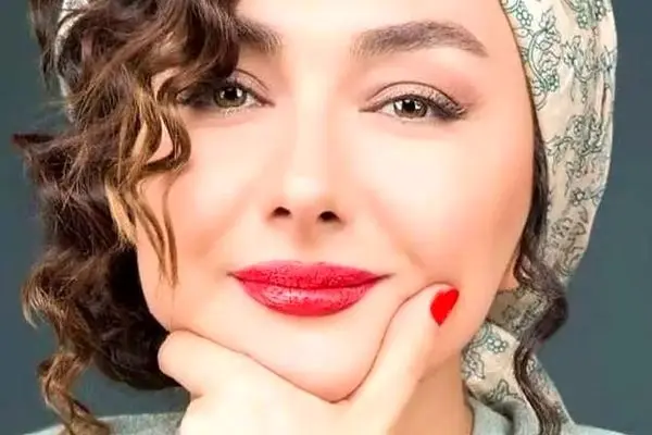 پشت پرده زندگی هانیه توسلی با 4 خواهر / یکی از یکی پولدارتر ...از جراح مغز تا خوانندگی ! 