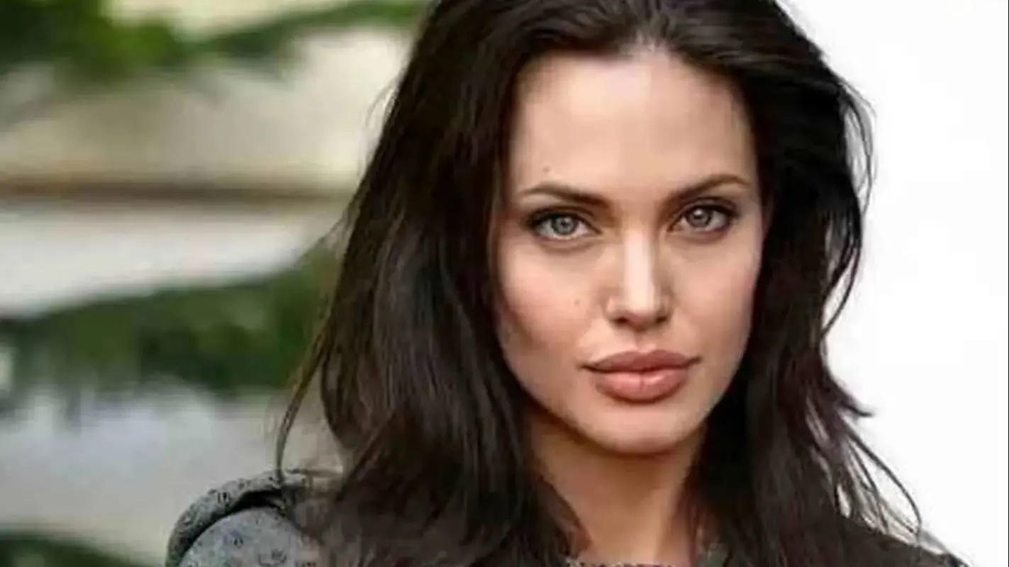 ظلمی که آنجلینا جولی به فرزندانش کرد!