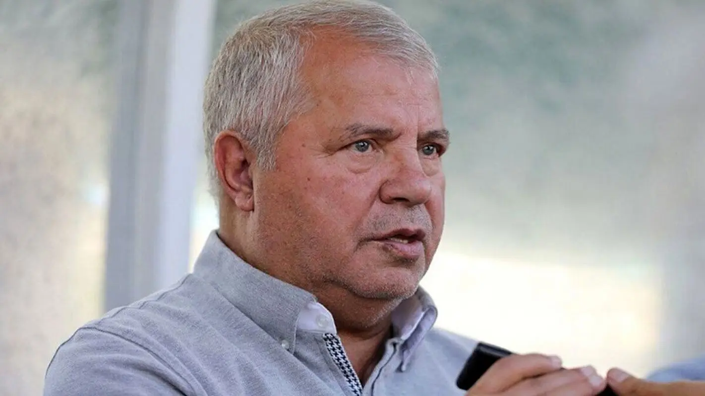 علی پروین و خودروی دوران جوانی اش که آن زمان حکم پورشه داشت! (عکس)