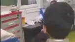 ملاقات پسربچه ایرانی با خواهر تازه به دنیا آمده‌اش، اشک همه را درآورد