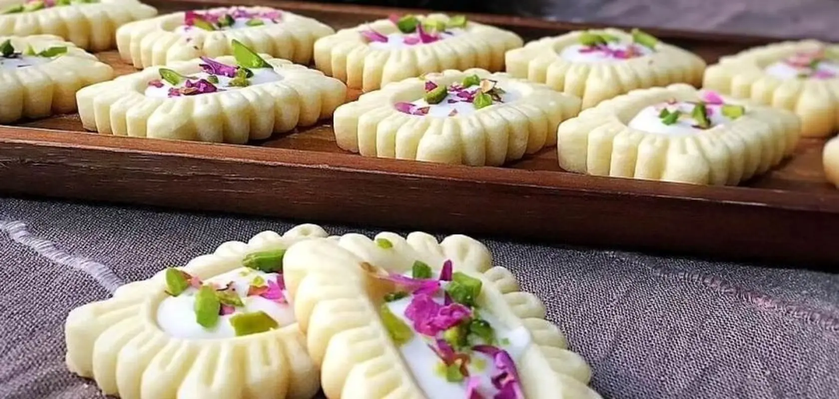 طرز تهیه شیرینی بدون فر و همزن /  شیرینی خانگی خوشمزه