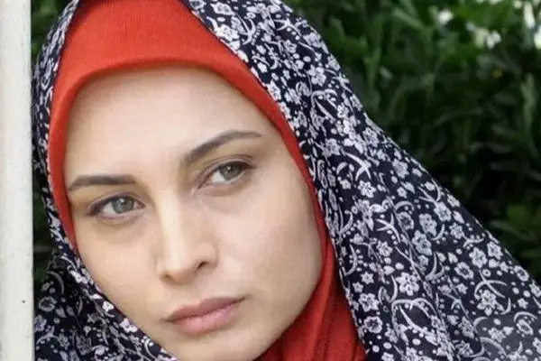 عکس کریسمسی جذاب مریم کاویانی، عمه خانم سریال فاصله‌ها، در دبی با ظاهری خاص