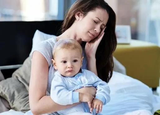 فرسودگی مادرانه چیست و چه نشانه‌هایی دارد؟