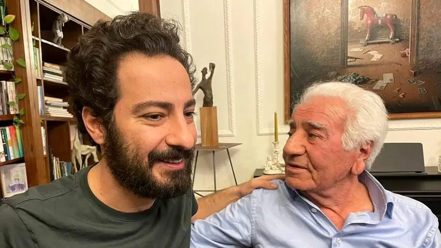 عکسی بامزه از کودکی نوید محمدزاده / خواهر و برادر در آغوش یکدیگر