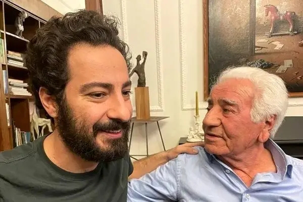 عکسی بامزه از کودکی نوید محمدزاده / خواهر و برادر در آغوش یکدیگر