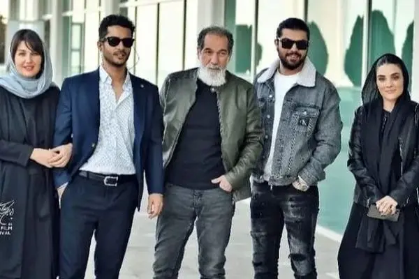 گلوریا هاردی زیباترین مادر خارجی در ایران شناخته شد + عکس ها با پسرانش