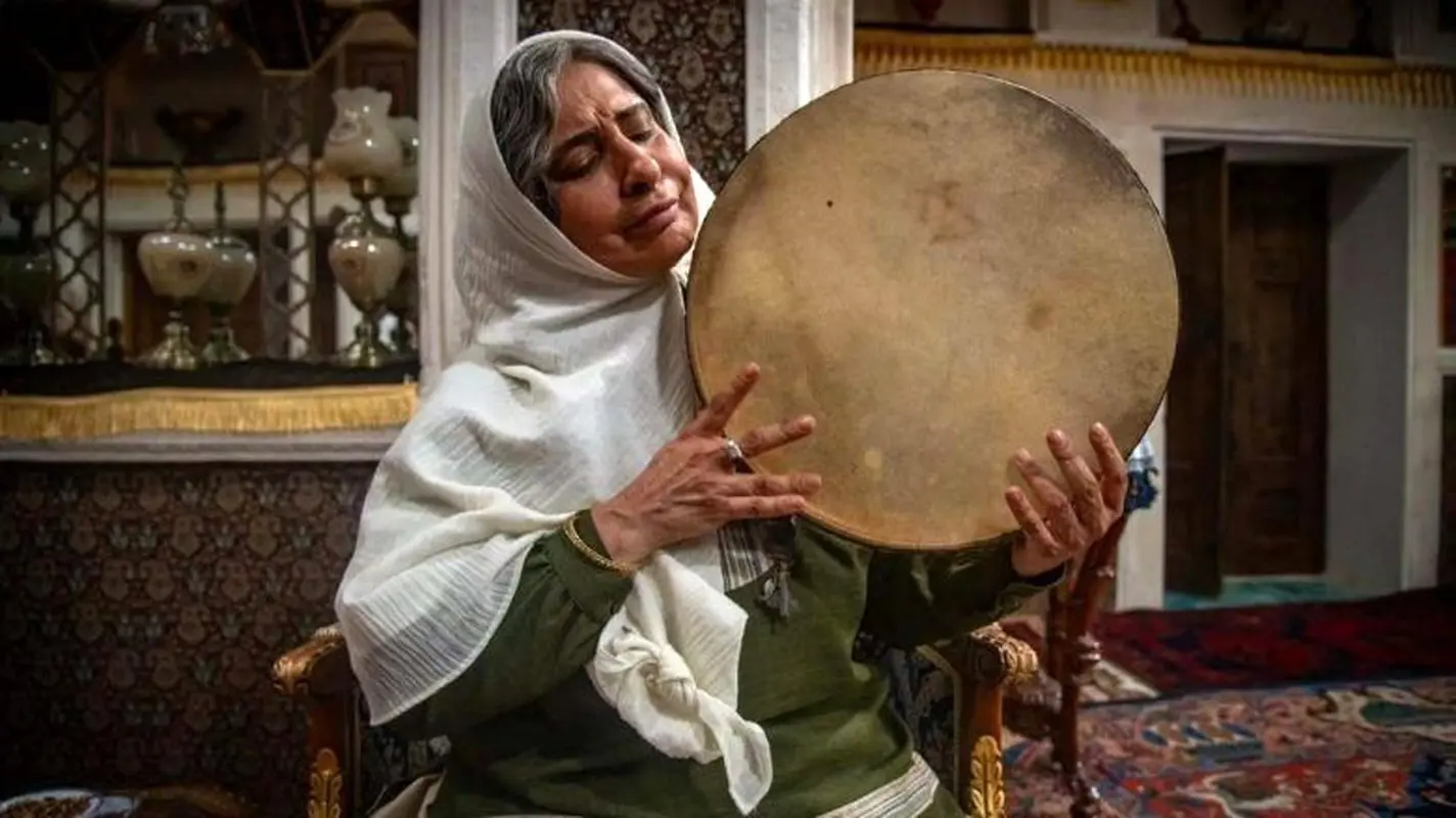 تیپ لاکچری مرجانه گلچین در مراسم عروسی مریم مومن / این زن دایه بامداد خماره ؟!