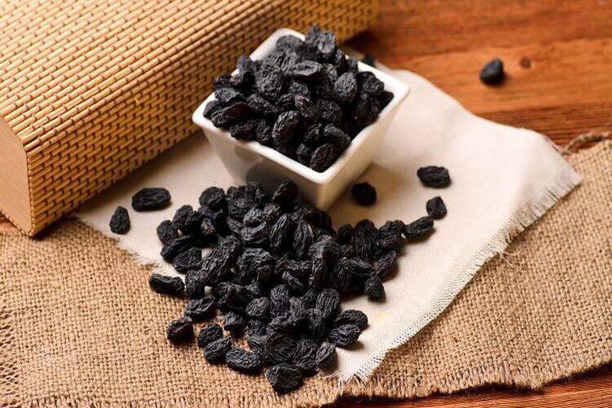 راز خوردن ۲۱ عدد مویز در صبح چیست؟