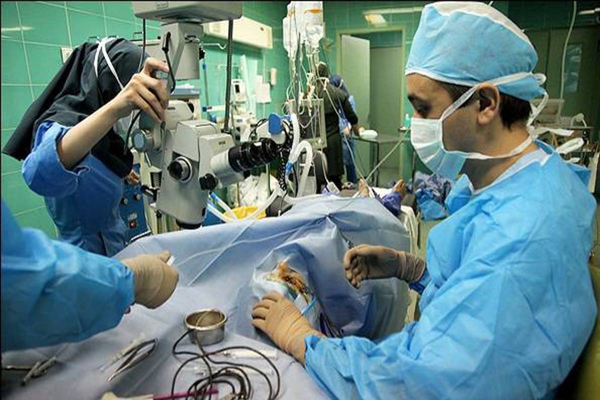 تبلیغ عمل جراحی تغییر رنگ چشم ممنوع است 

