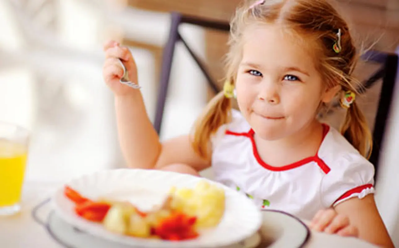 پیشگیری از چاقی کودکان، راهکار ساده و موثر