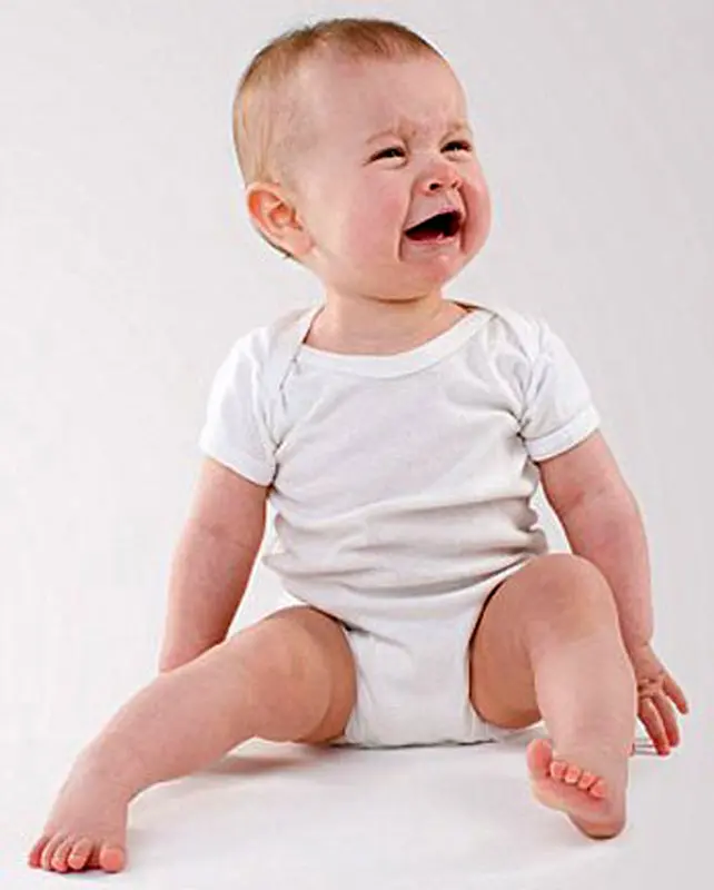 وقتی نوزاد گریه میکند، چکار کنیم؟