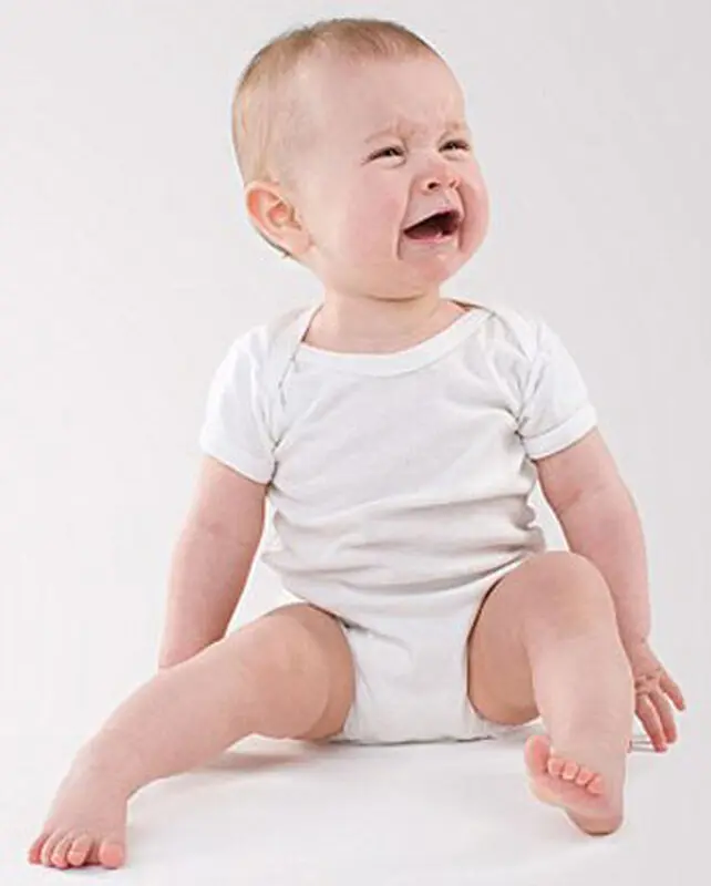 وقتی نوزاد گریه میکند، چکار کنیم؟