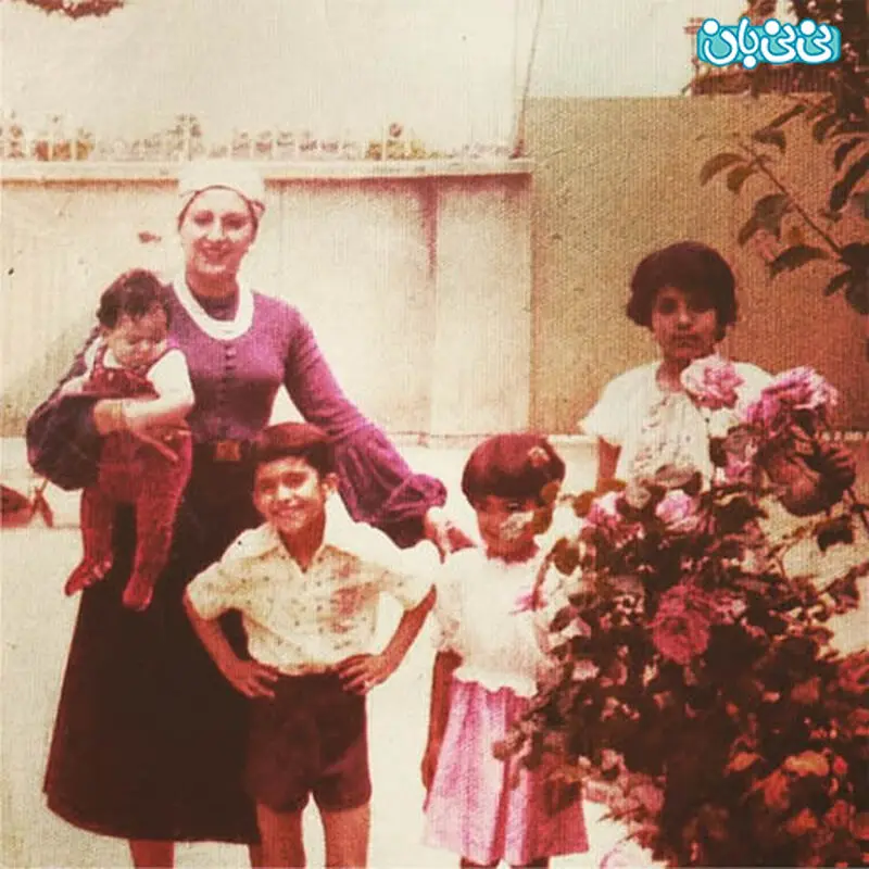 اینستاگرام سارا خوئینی ها، عکسی از دوران کودکی